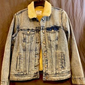 Old Navy Sherpa Lined Denim Jacket. Women Sz. L